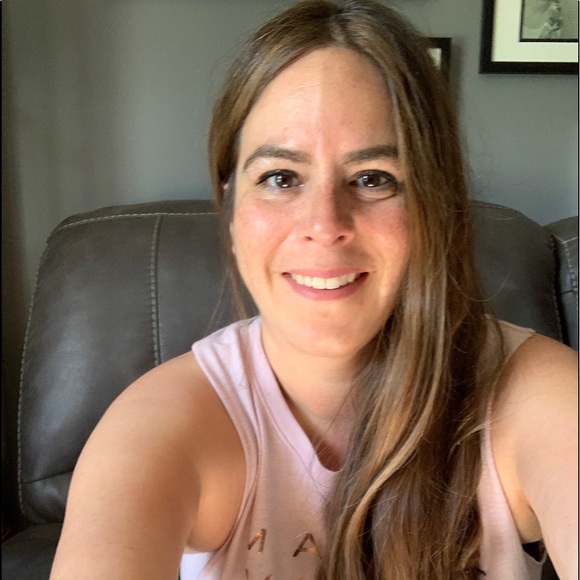 Meet your Posher, Amanda - Picture 1 of 1